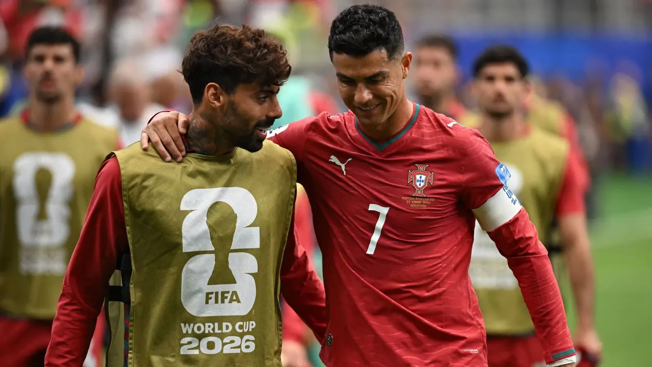 النصر يحسم أولى صفقاته الصيفية بضم سامو كوستا مقابل مبلغ مالي مفاجئ